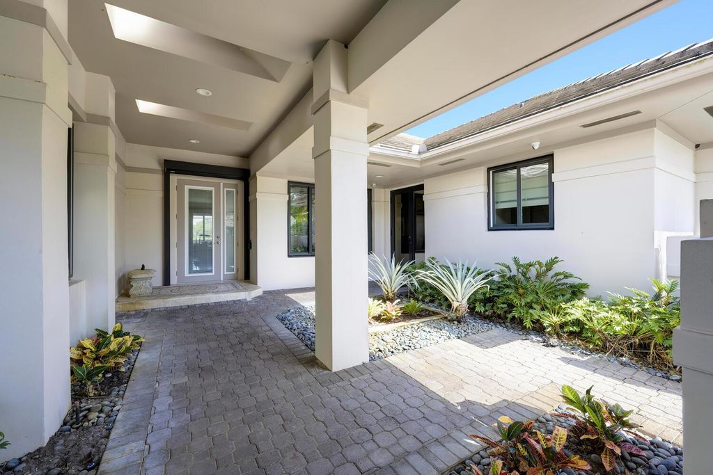 Photo of 6069 SE Oakmont Place, Stuart, FL 34997 (MLS # R10967238)