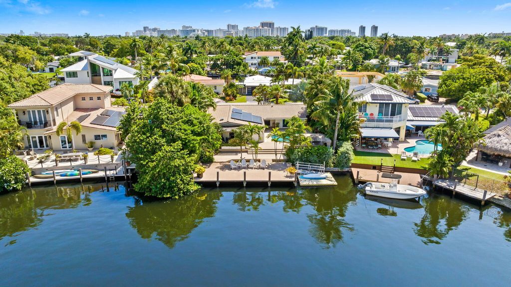 Photo of 2509 NE 22nd Terrace, Fort Lauderdale, FL 33305 (MLS # B26045274)