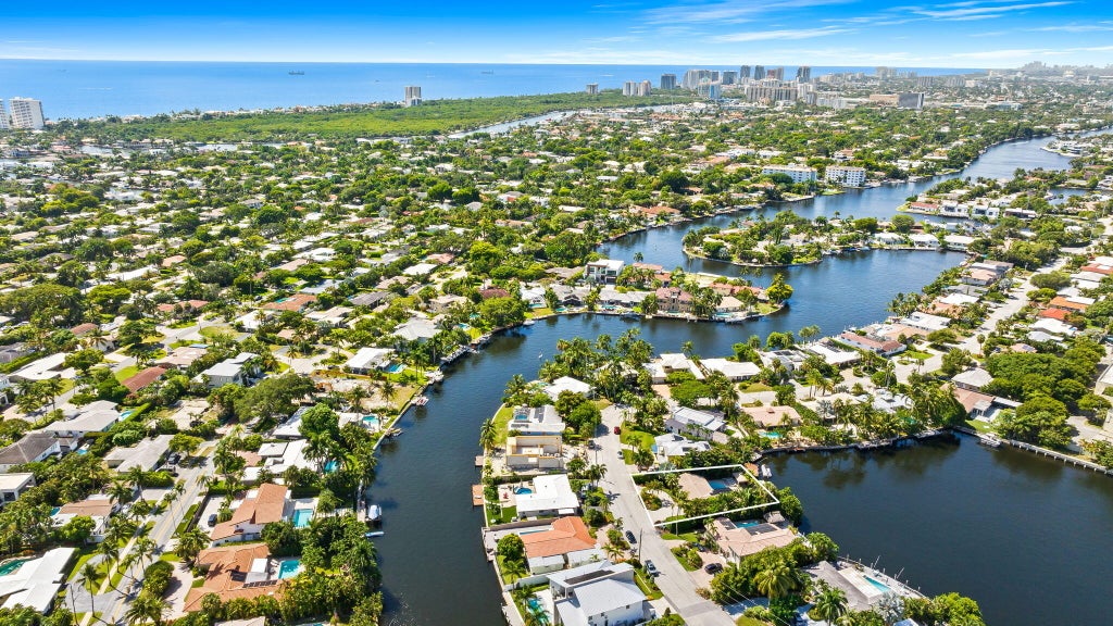 Photo of 2509 NE 22nd Terrace, Fort Lauderdale, FL 33305 (MLS # B26045274)