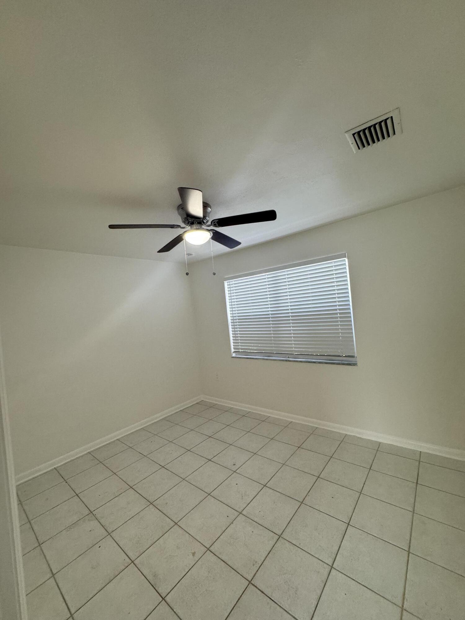 SEMINOLE MANOR 2 - Residential Lease