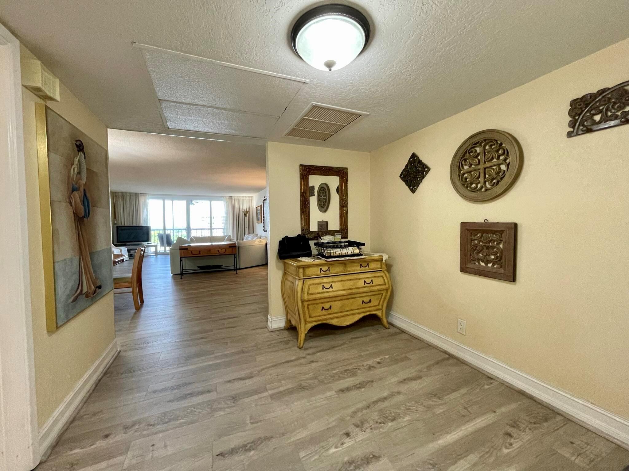 NO 40 PALM-AIRE COUNTRY CLUB - Residential Lease