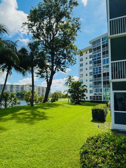 NO 40 PALM-AIRE COUNTRY CLUB - Residential Lease