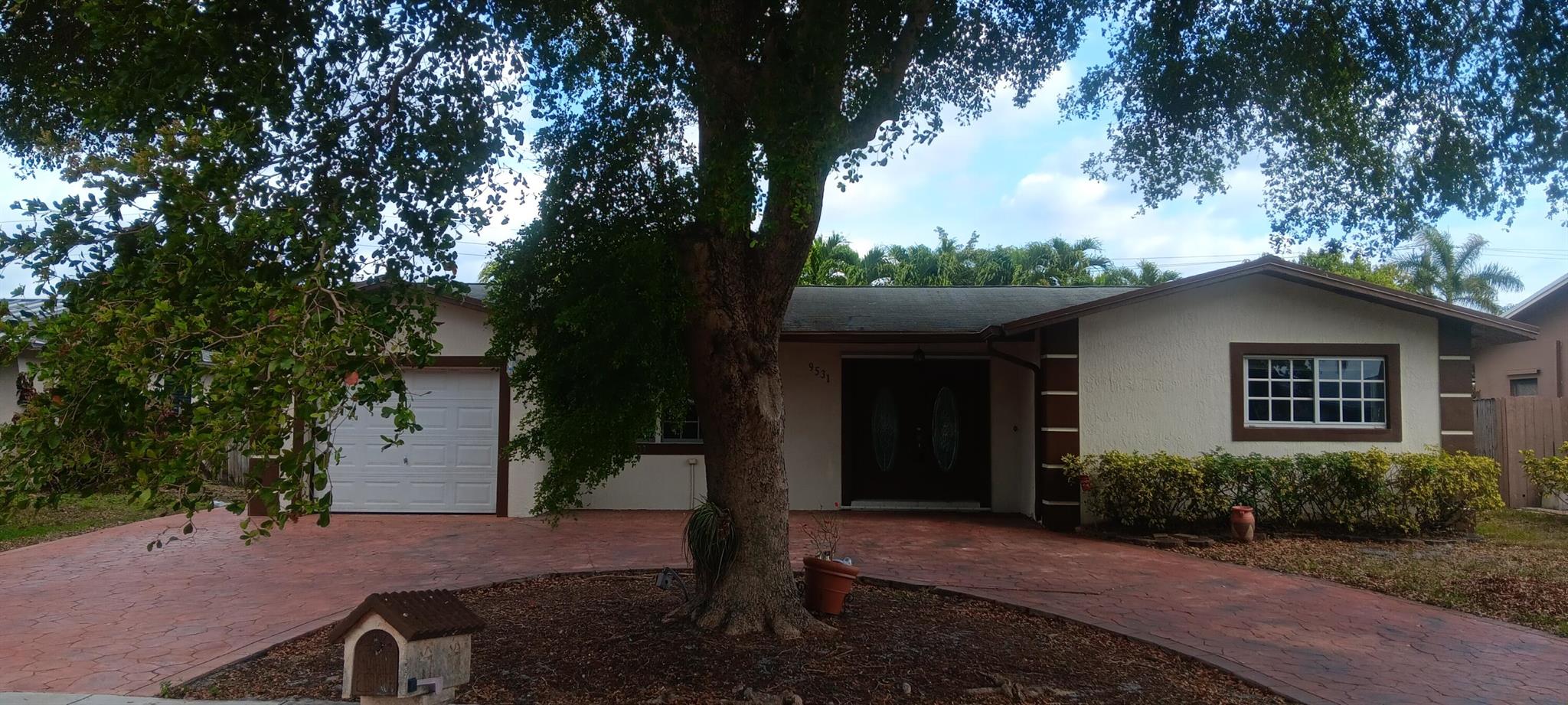 9531 NW 8th Street