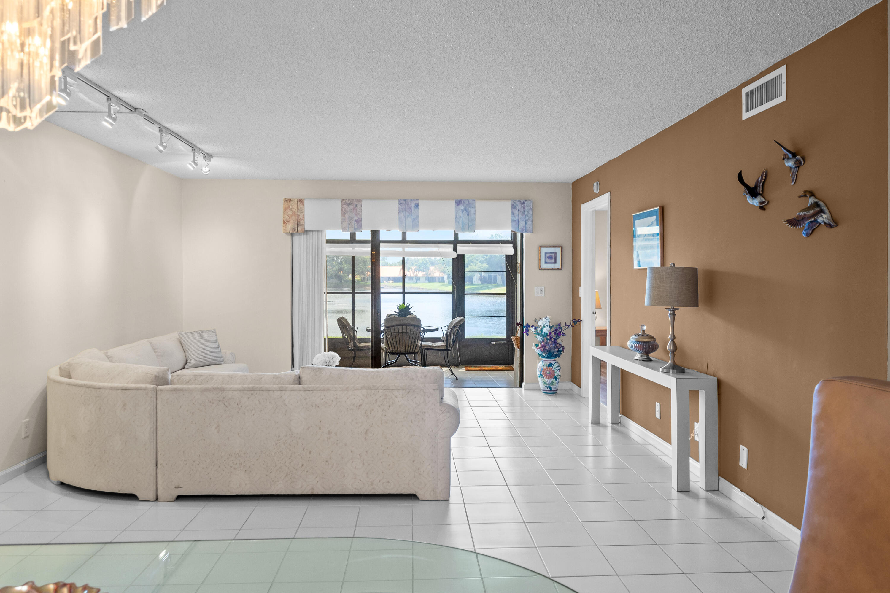 SUN VALLEY EAST CONDO - Residential