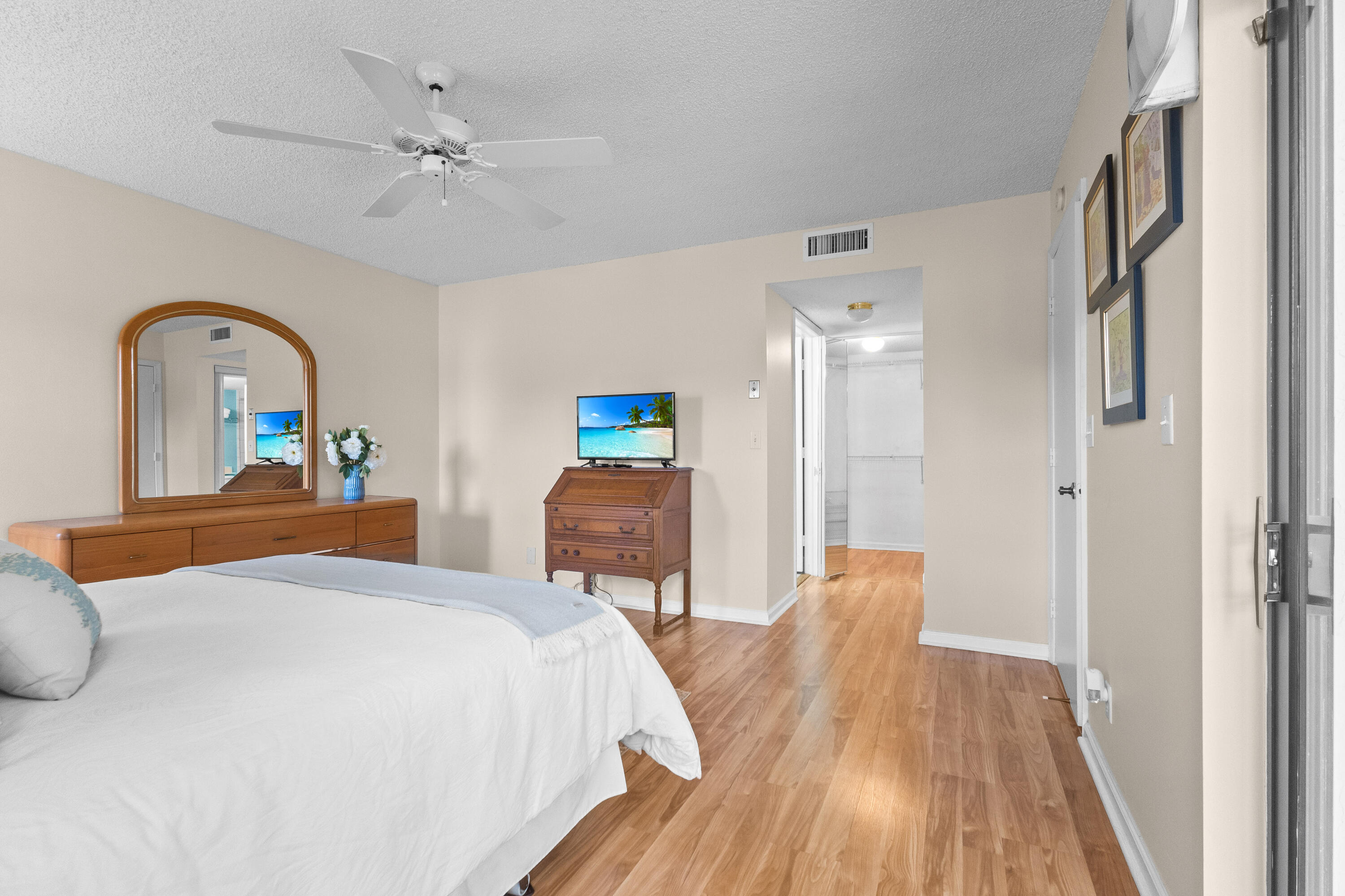 SUN VALLEY EAST CONDO - Residential