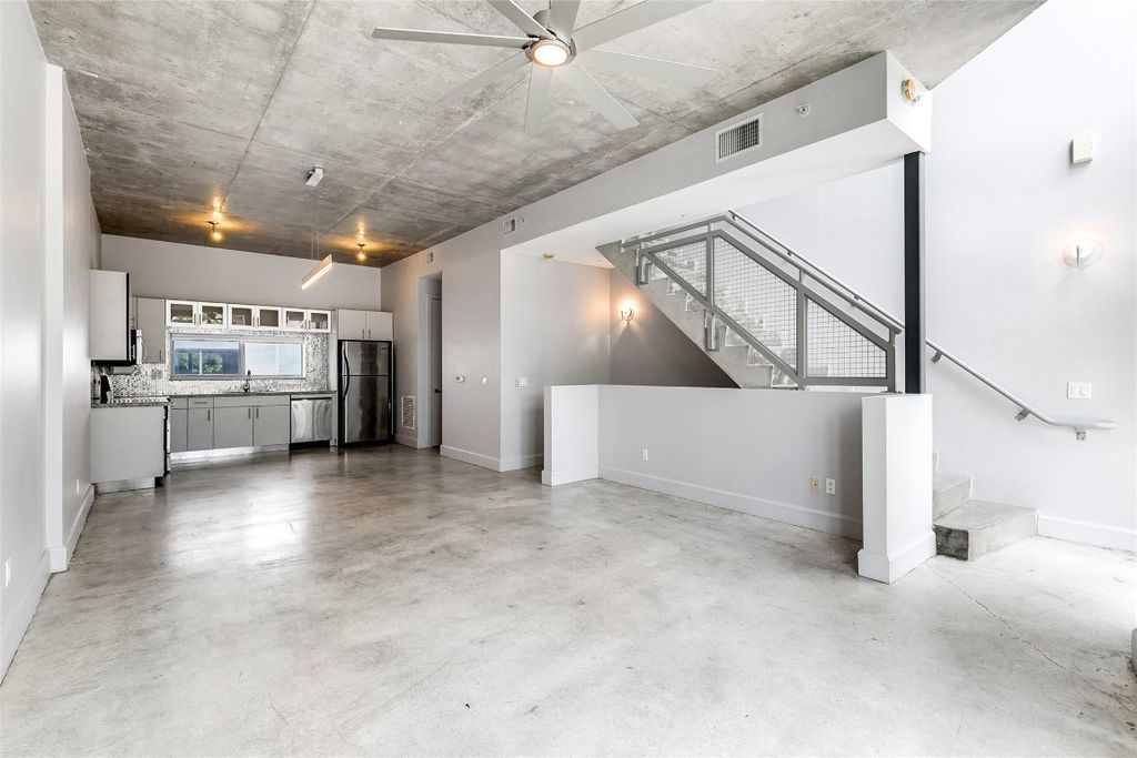 Photo of 721 SE 12th Court #3, Fort Lauderdale, FL 33316 (MLS # F10517236)