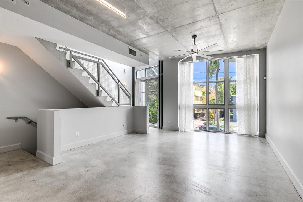 Photo of 721 SE 12th Court #3, Fort Lauderdale, FL 33316 (MLS # F10517236)
