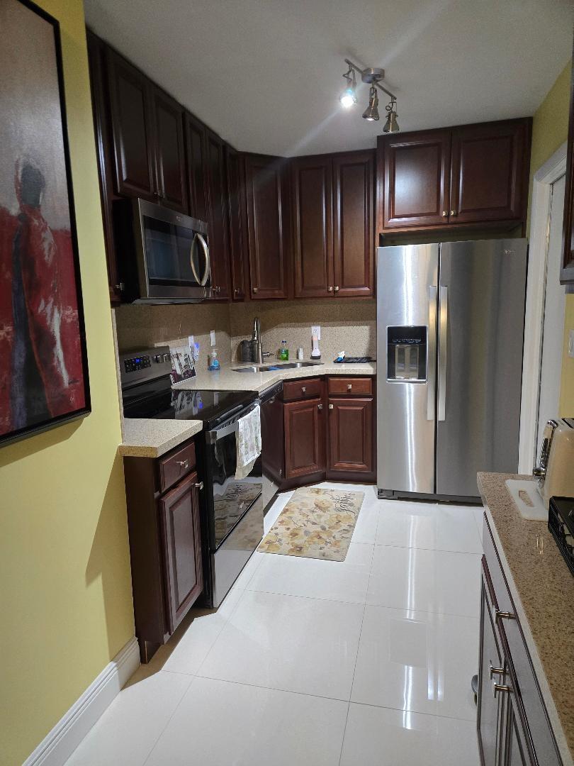 Oakland Grove Village - Residential