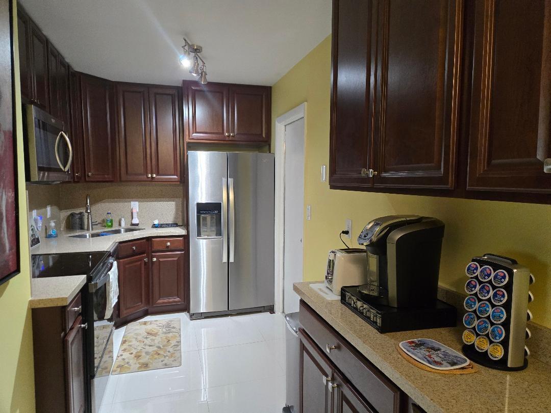 Oakland Grove Village - Residential