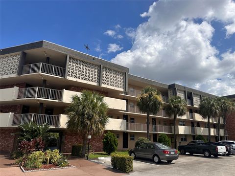 3051 NW 46th Ave 306 Lauderdale Lakes FL 33313