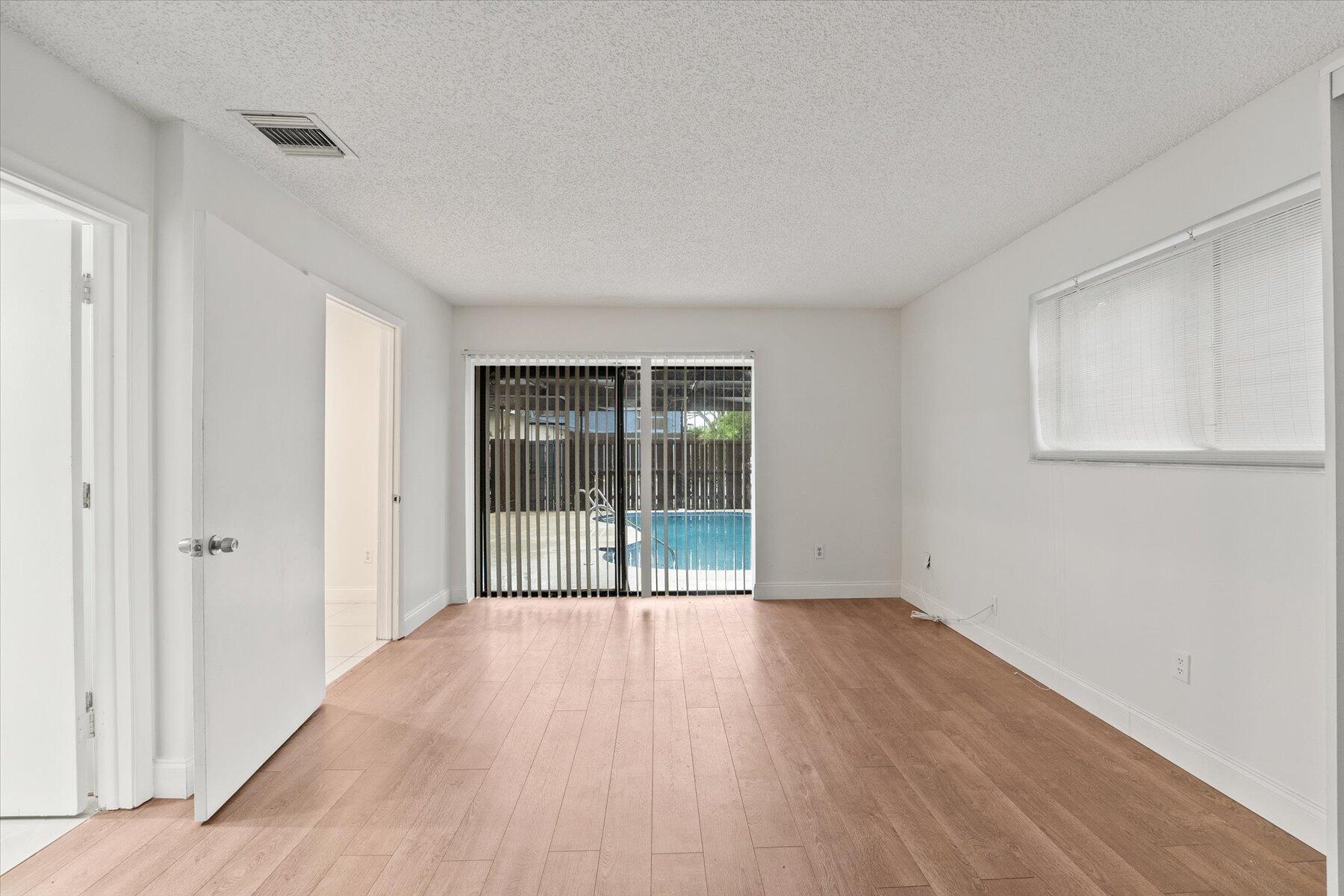 COUNTRY AS - Residential Lease