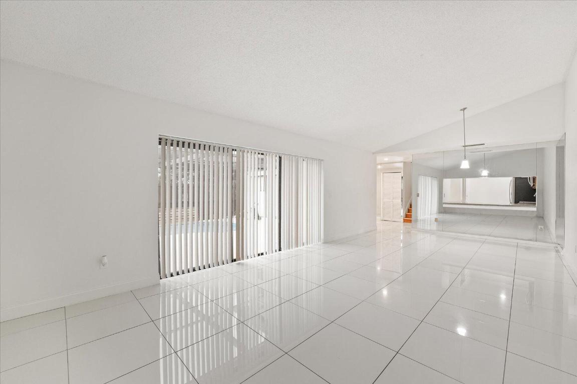 COUNTRY AS - Residential Lease