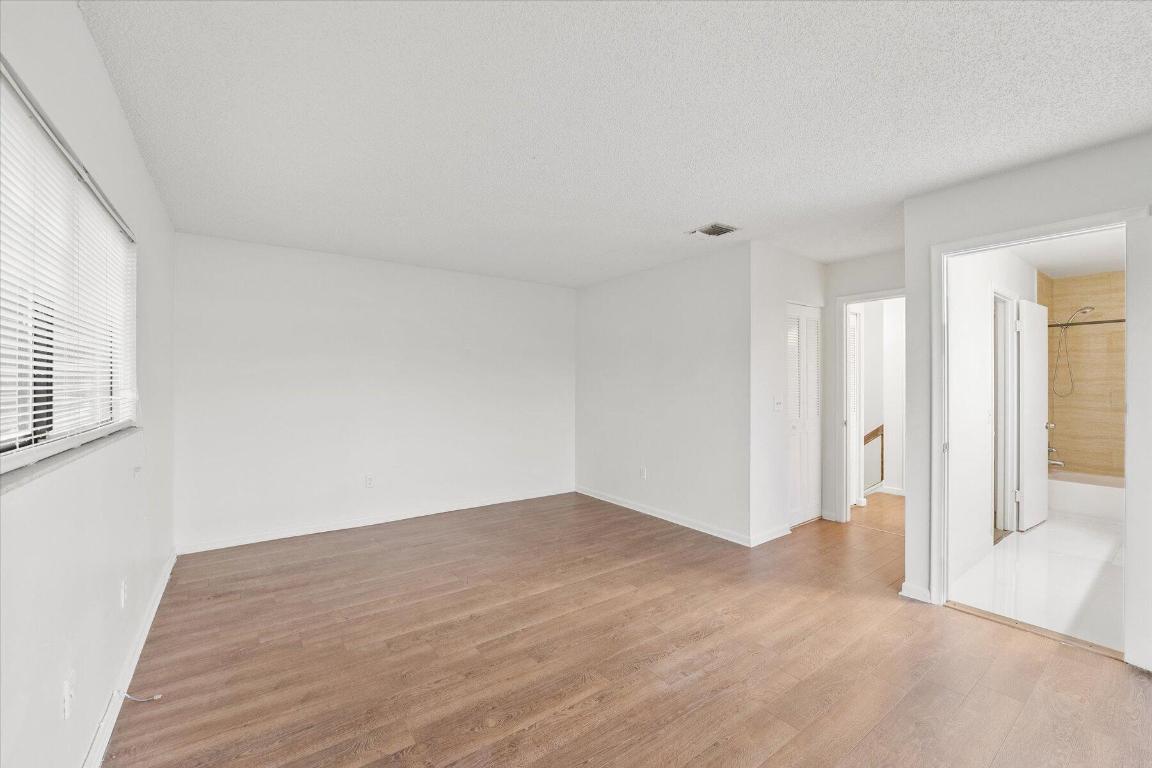 COUNTRY AS - Residential Lease