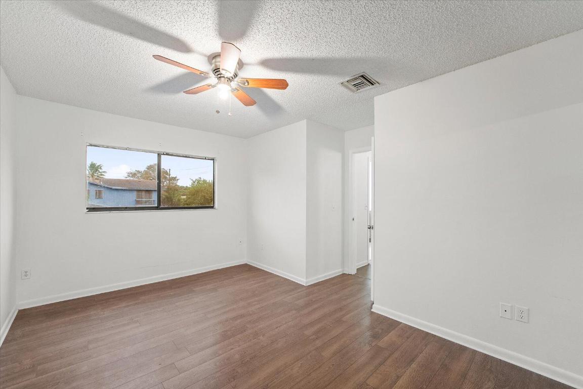 COUNTRY AS - Residential Lease