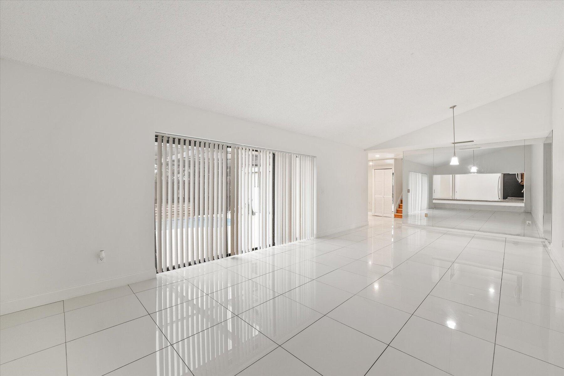 COUNTRY AS - Residential Lease