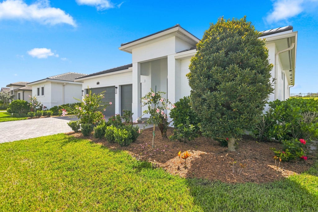 Photo of 10105 SW Latium Way, Port Saint Lucie, FL 34987 (MLS # B26071724)
