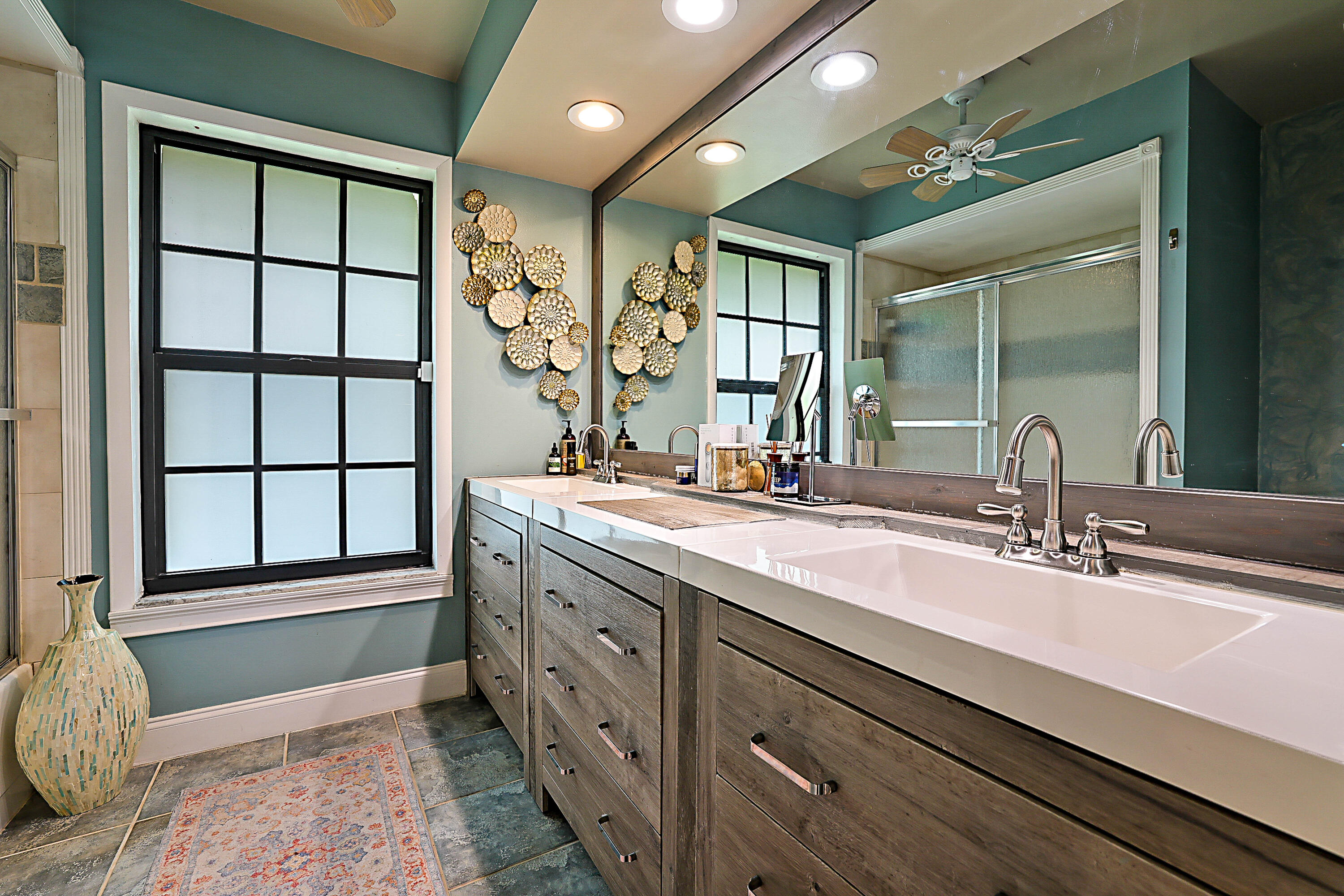 LAKES OF SHERBROOKE - Residential