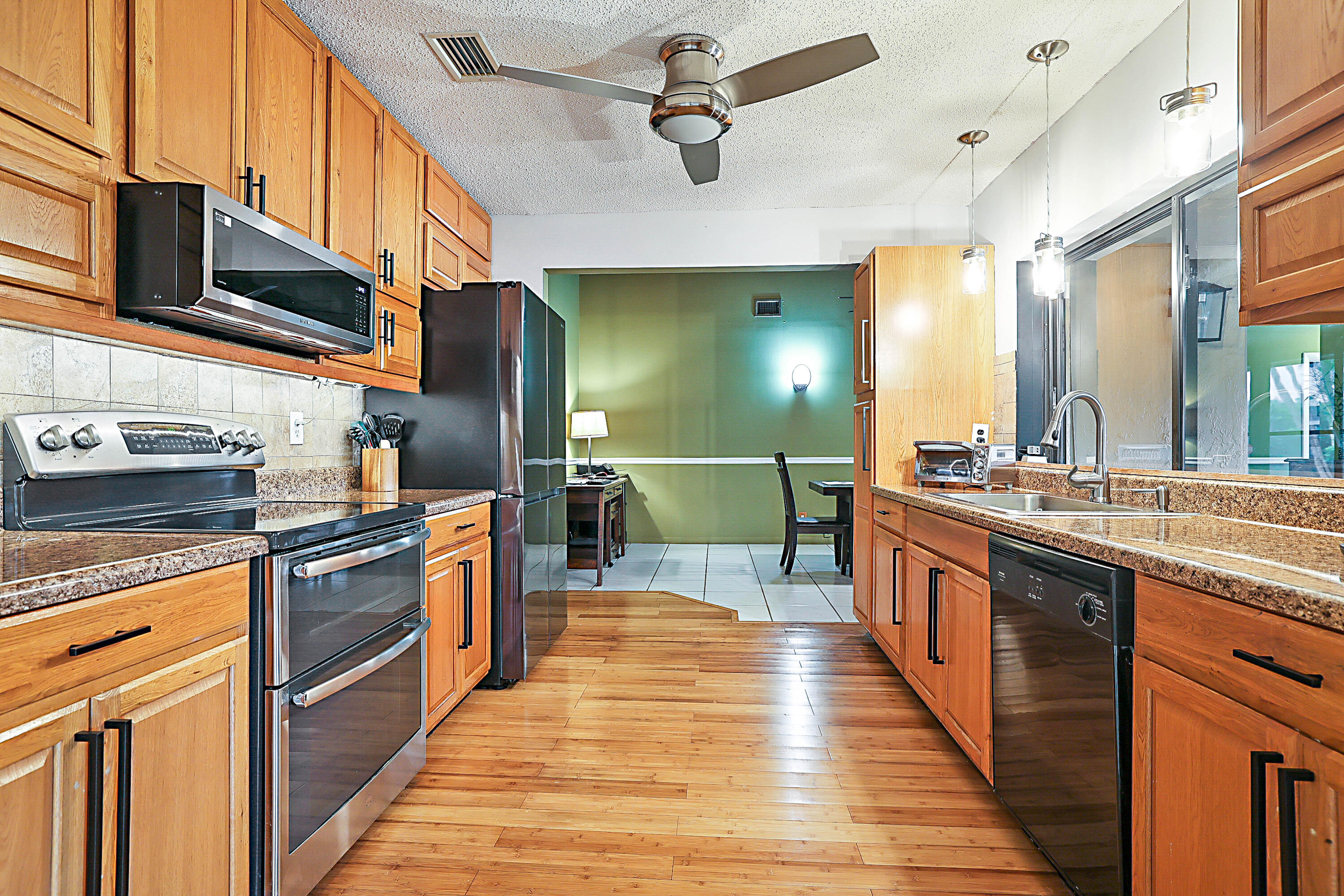 LAKES OF SHERBROOKE - Residential