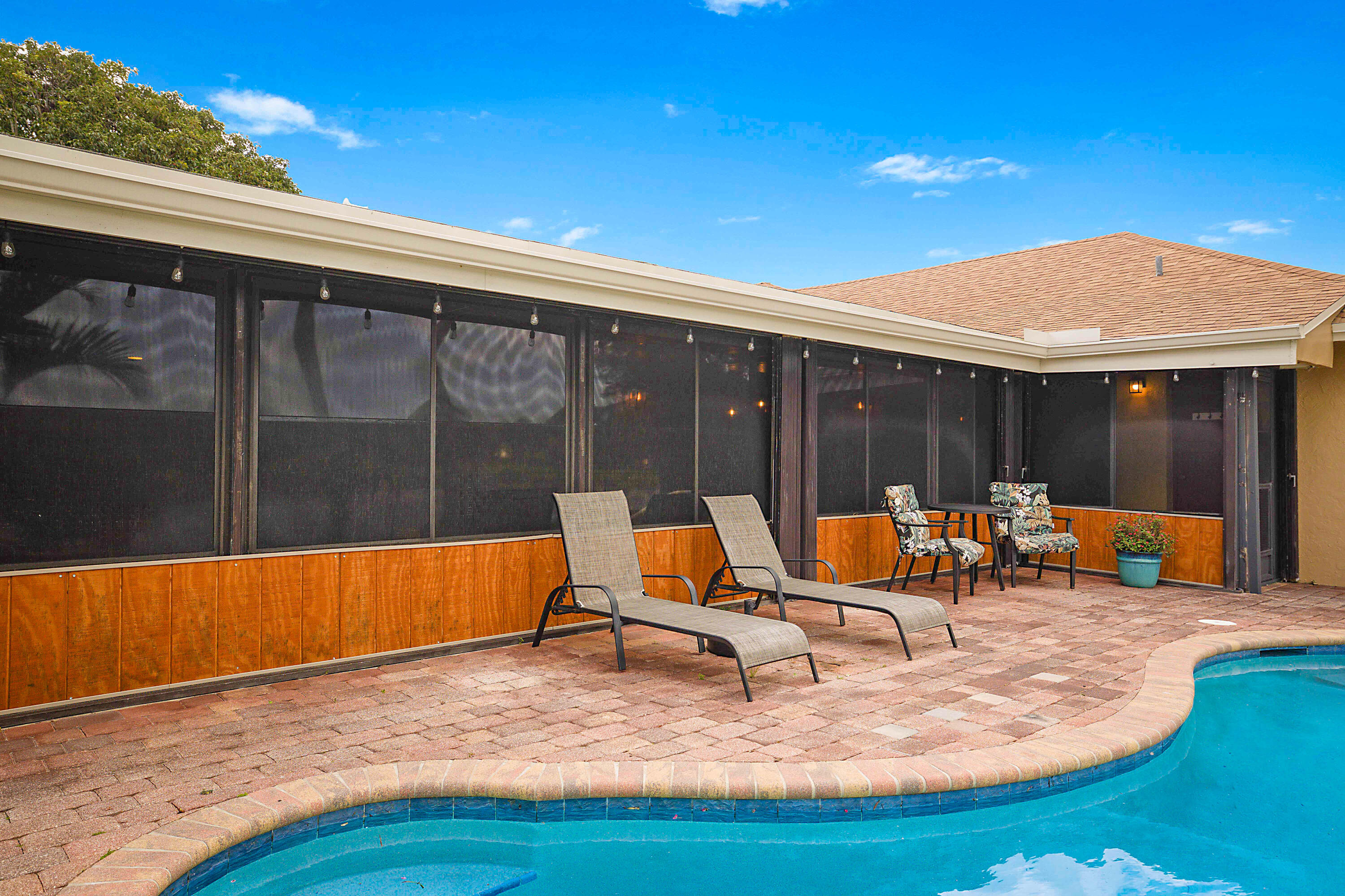 LAKES OF SHERBROOKE - Residential