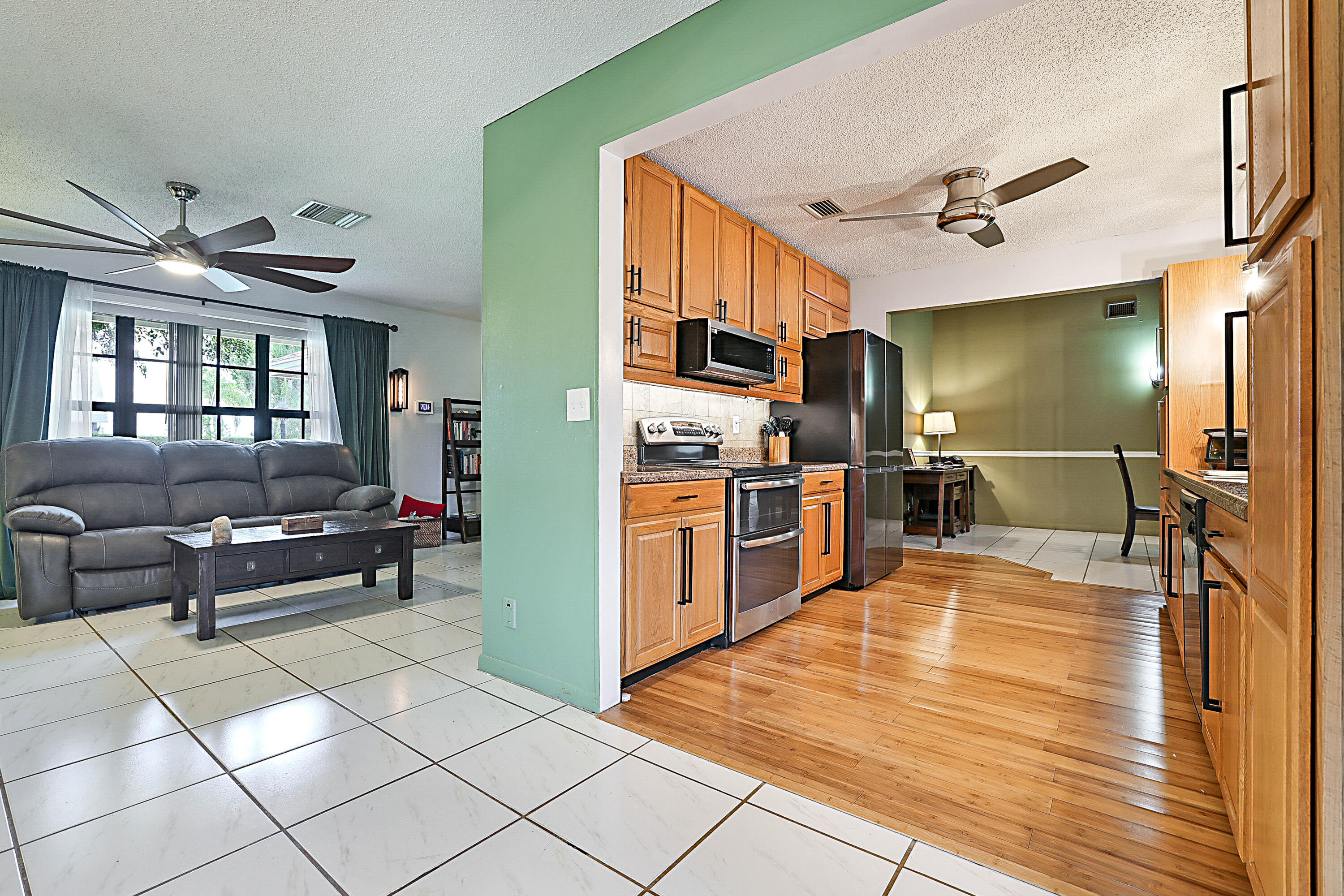 LAKES OF SHERBROOKE - Residential