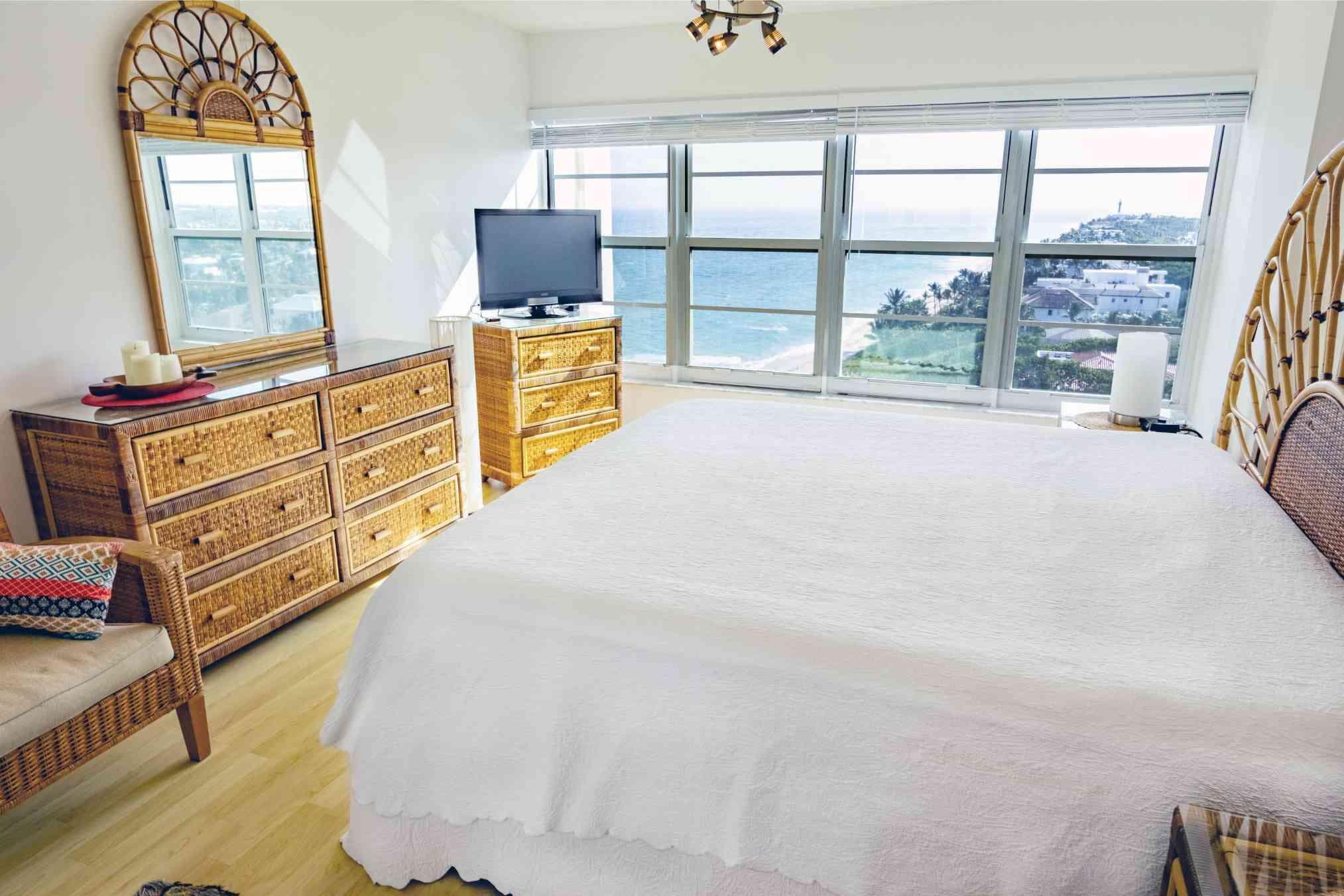 LANDMARK AT HILLSBORO CON - Residential Lease