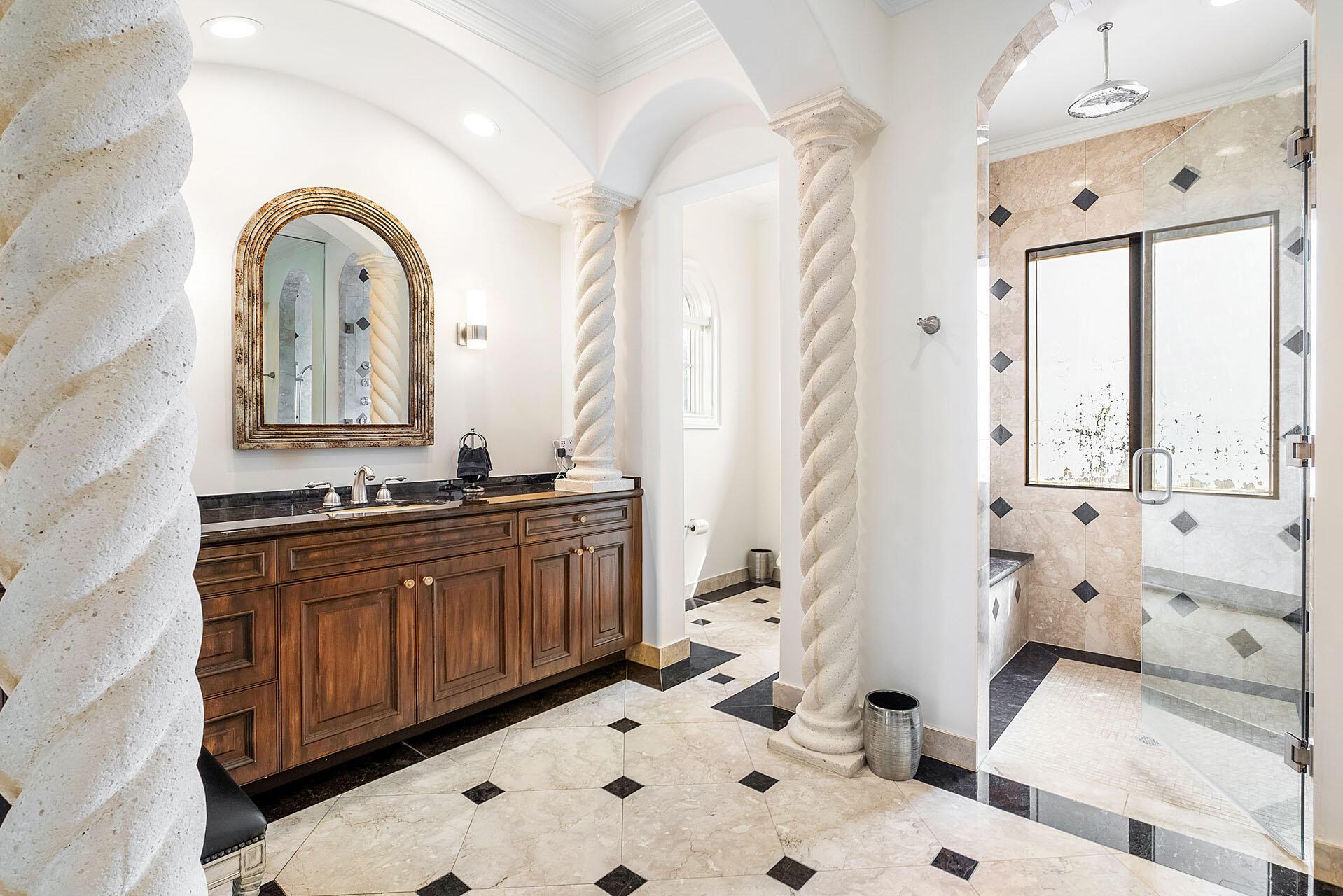 ROYAL PALM YACHT & COUNTR - Residential