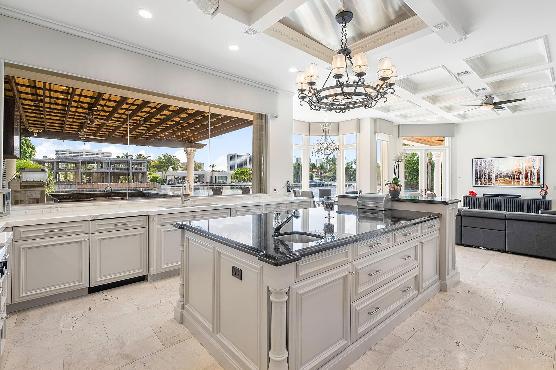 ROYAL PALM YACHT & COUNTR - Residential