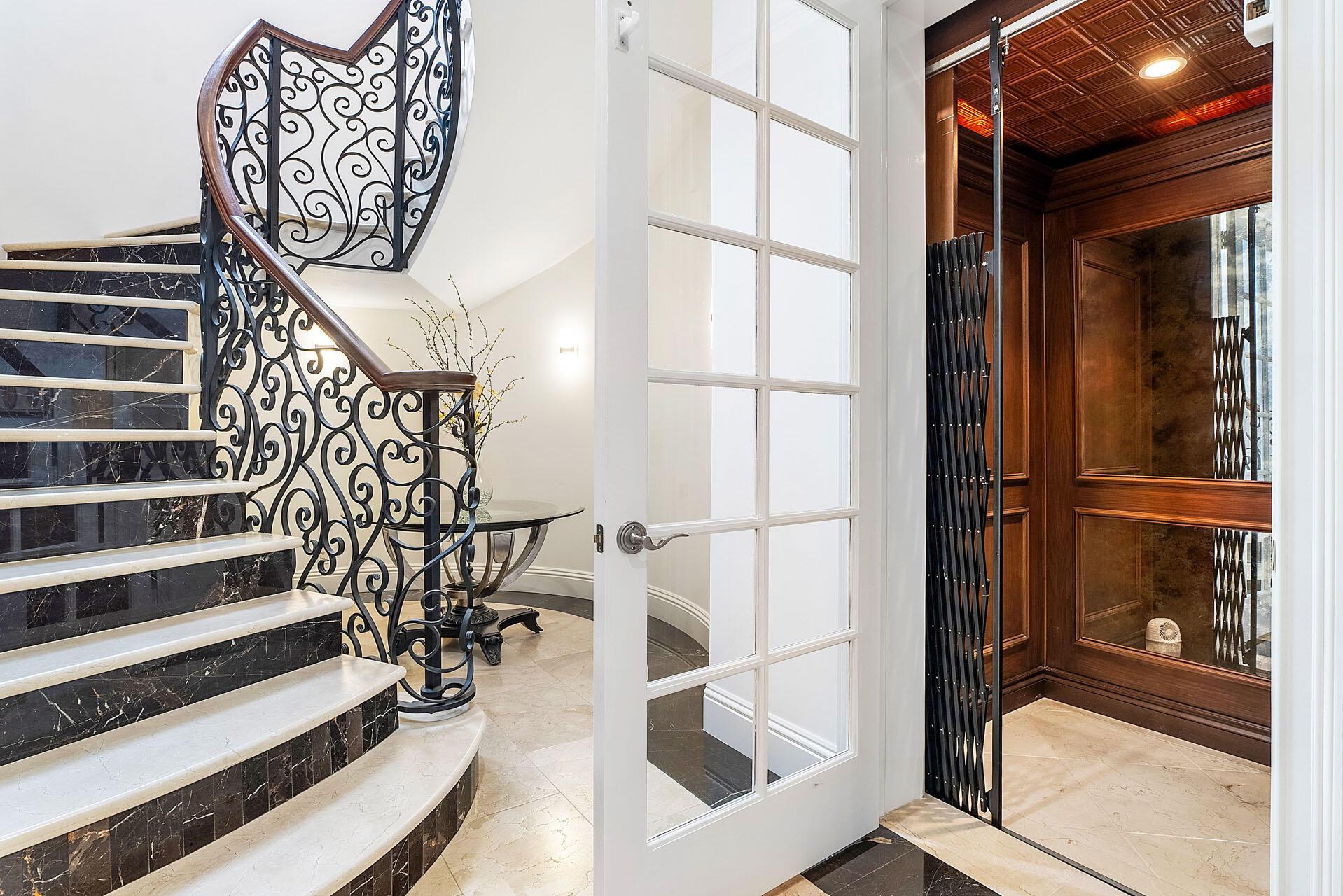 ROYAL PALM YACHT & COUNTR - Residential