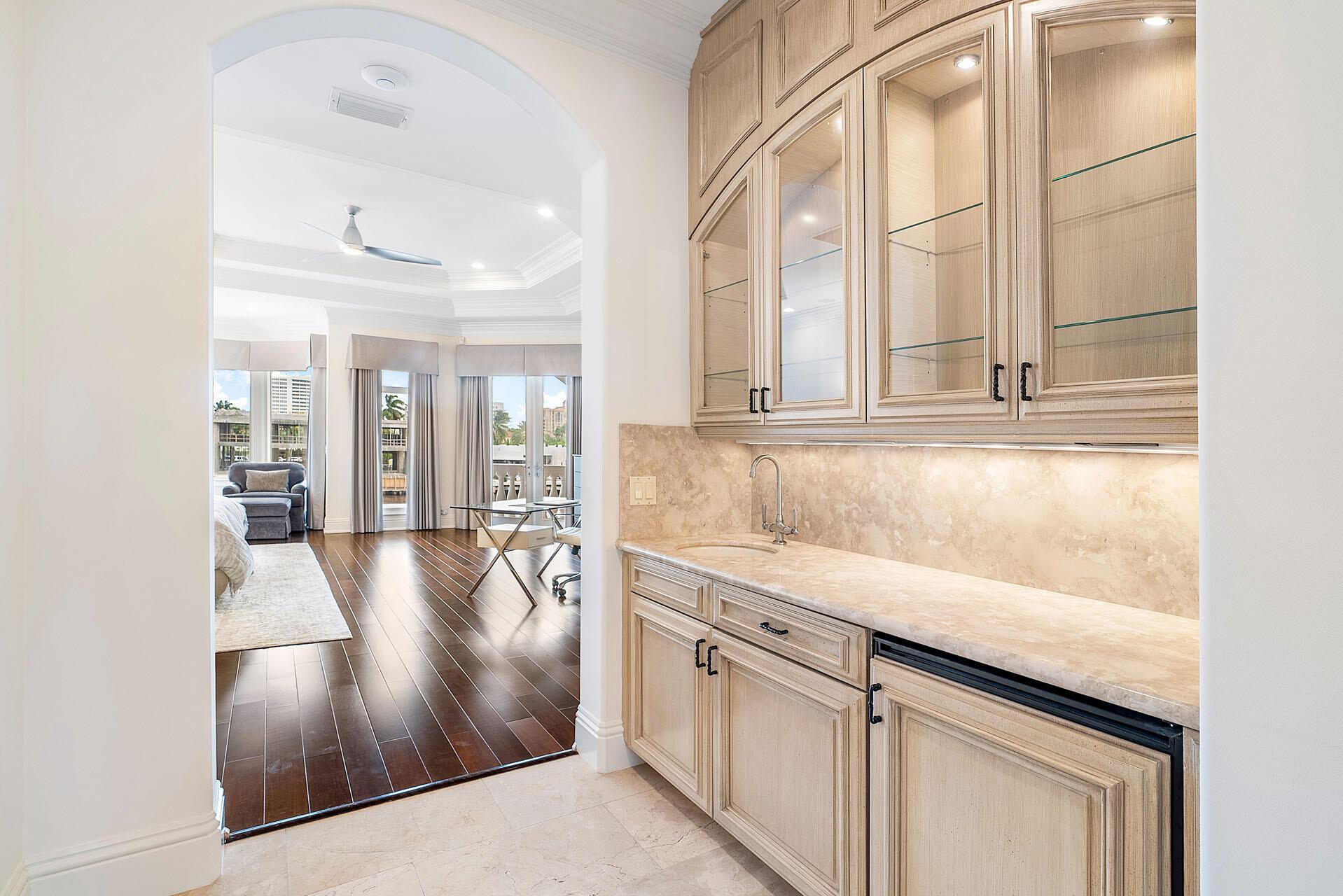 ROYAL PALM YACHT & COUNTR - Residential