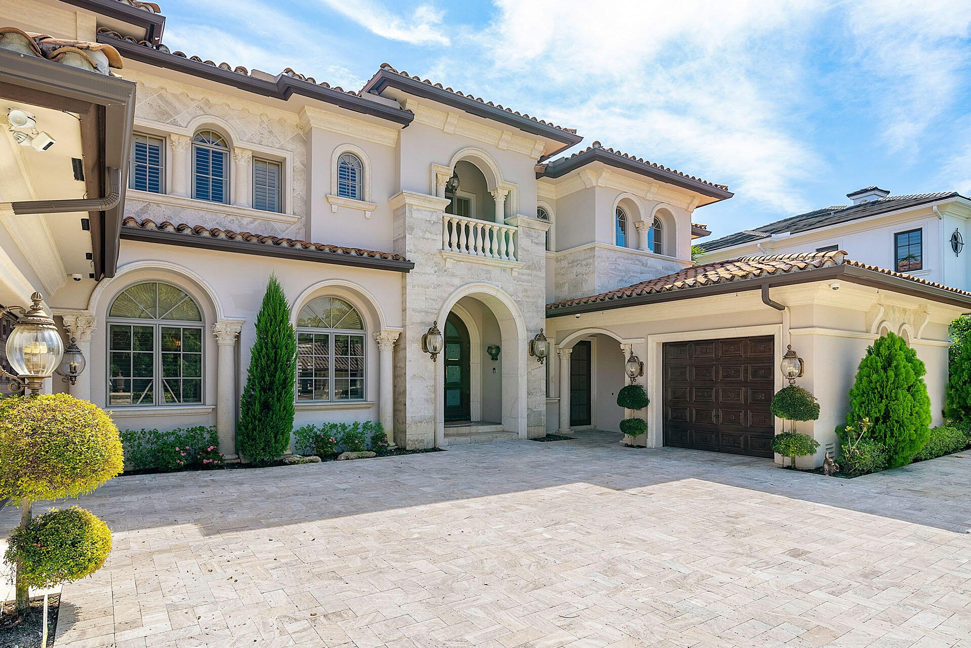 ROYAL PALM YACHT & COUNTR - Residential