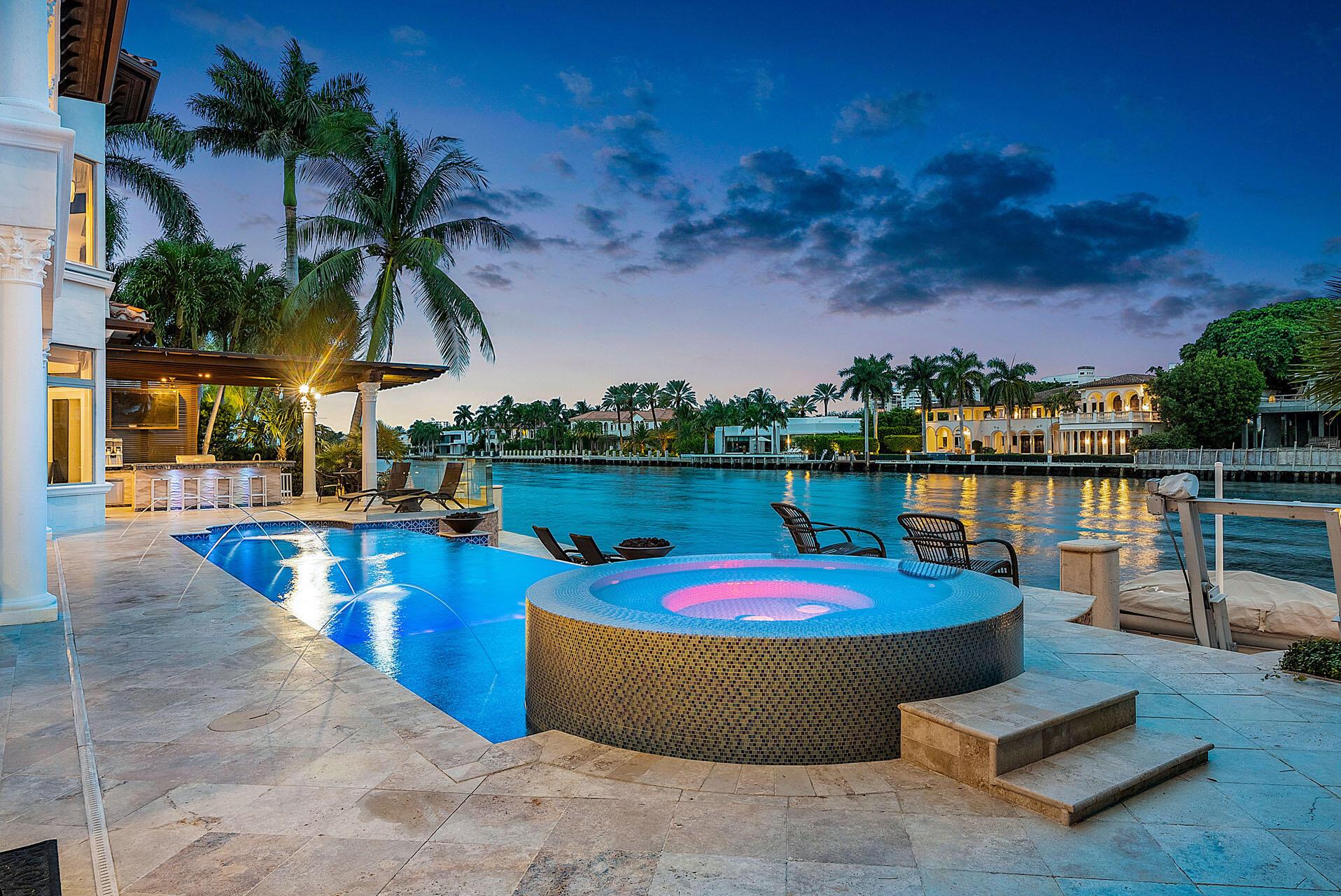 ROYAL PALM YACHT & COUNTR - Residential