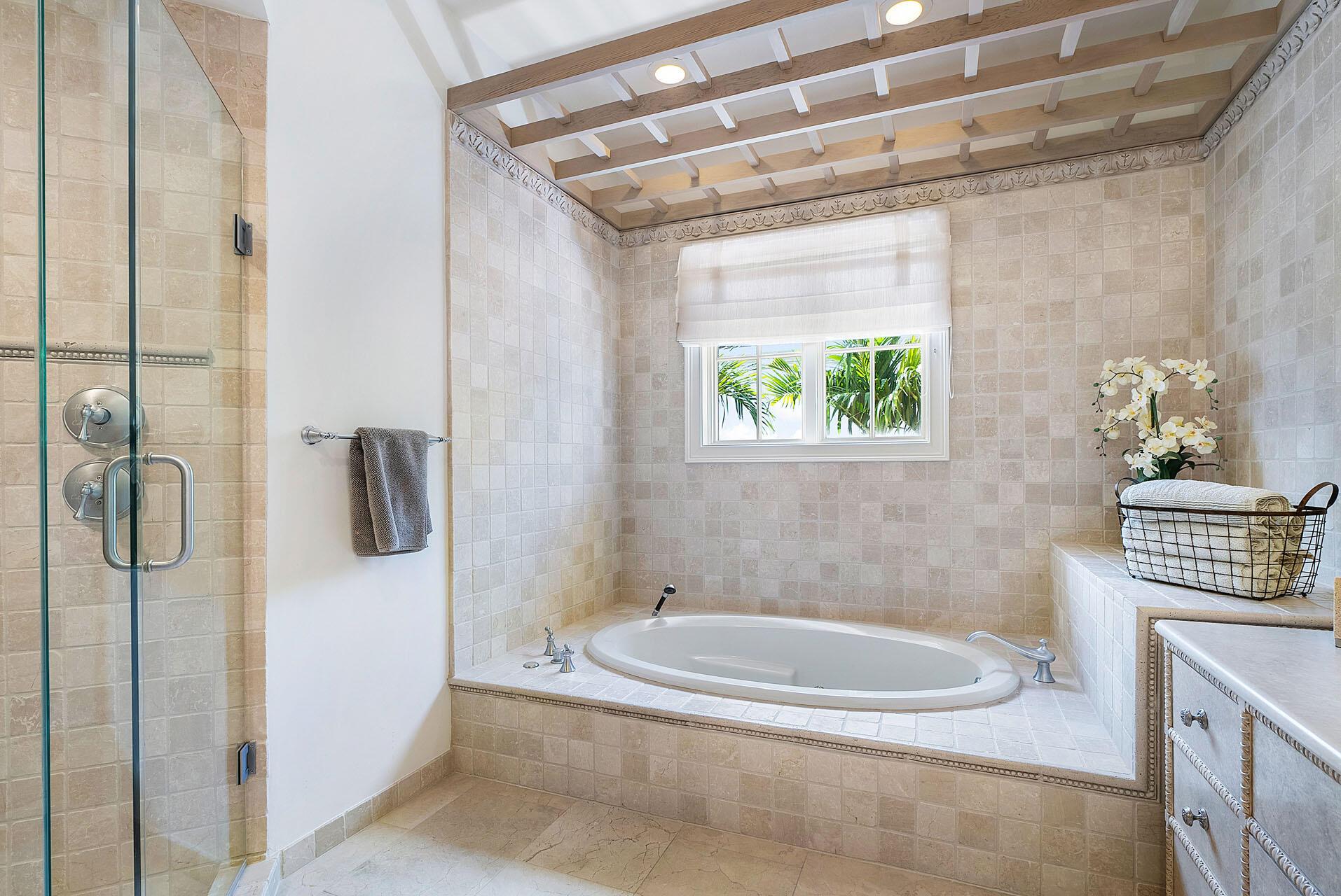 ROYAL PALM YACHT & COUNTR - Residential