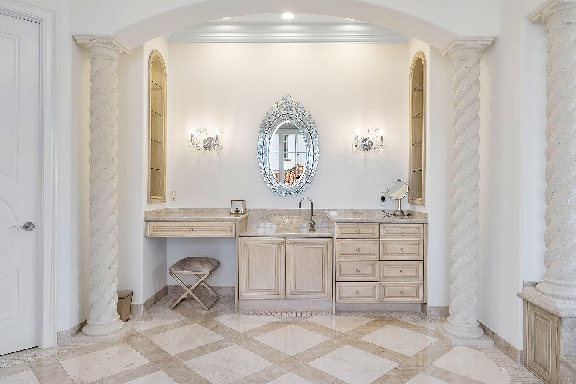 ROYAL PALM YACHT & COUNTR - Residential