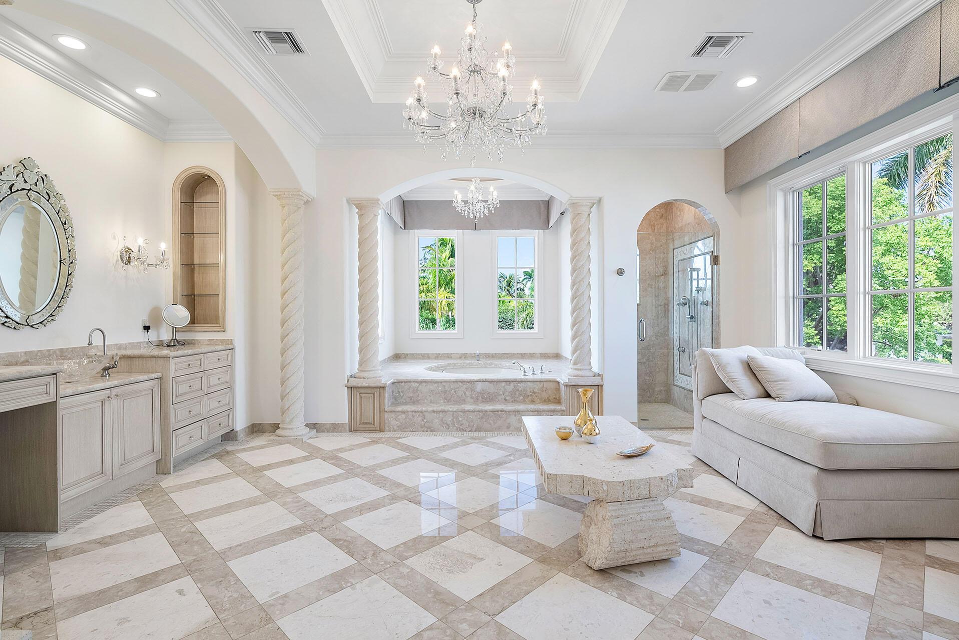 ROYAL PALM YACHT & COUNTR - Residential