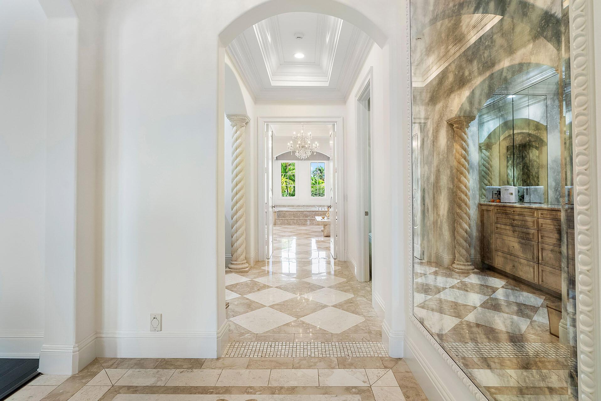 ROYAL PALM YACHT & COUNTR - Residential