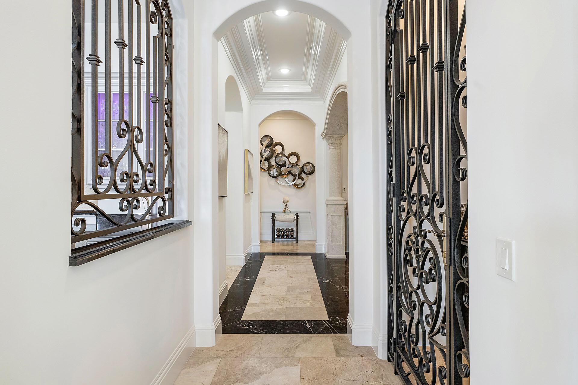 ROYAL PALM YACHT & COUNTR - Residential