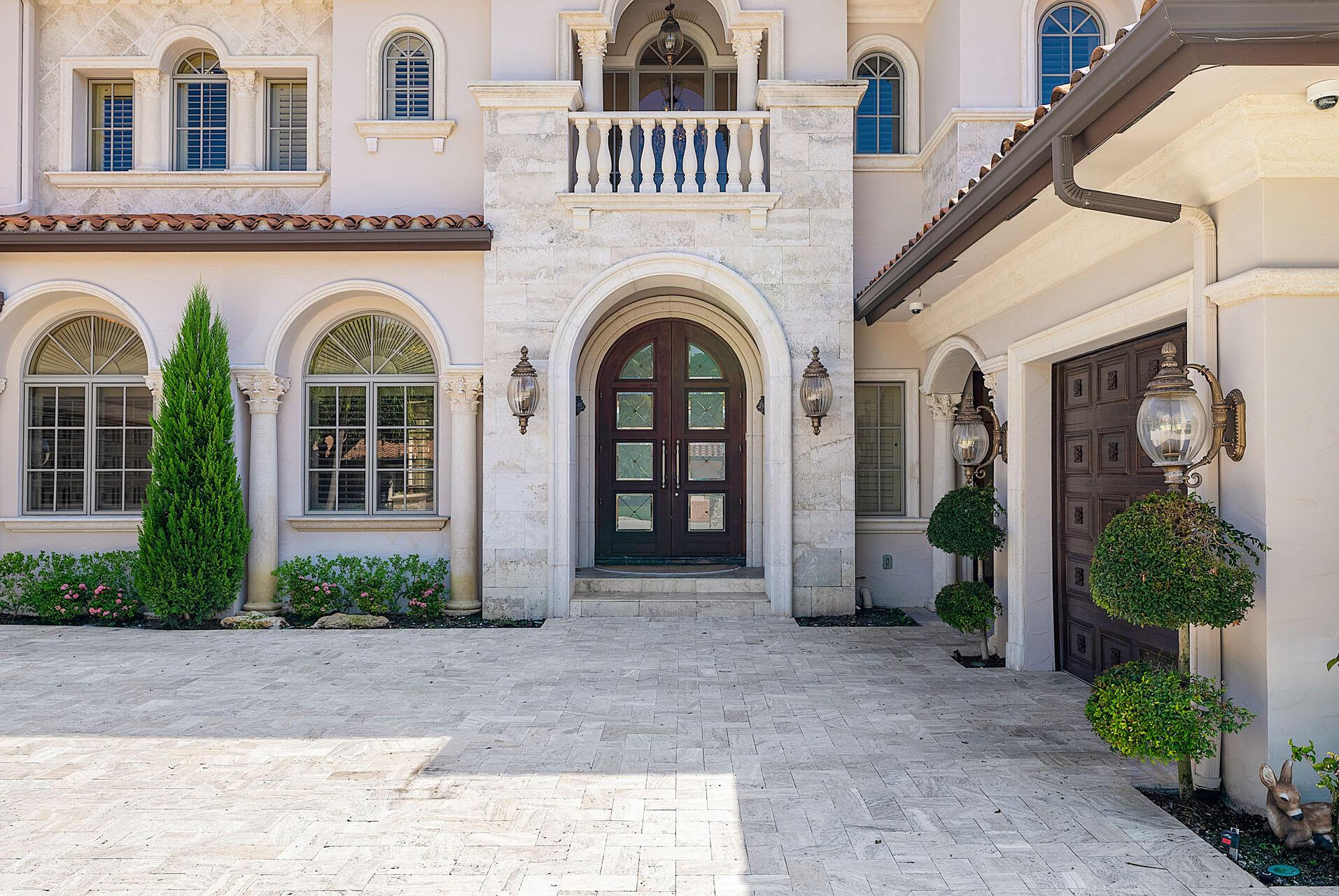 ROYAL PALM YACHT & COUNTR - Residential