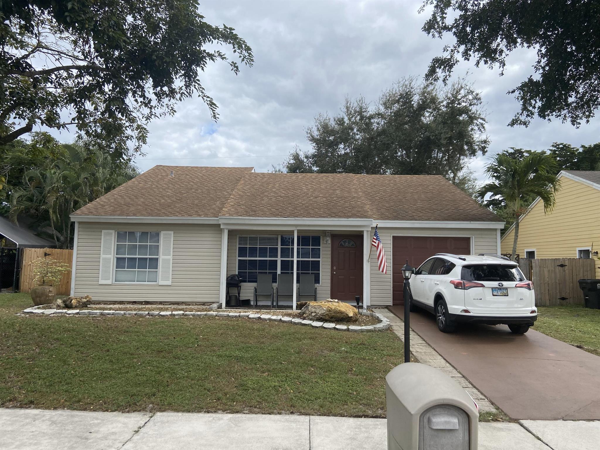 COUNTRYWOOD 3 - Residential Lease