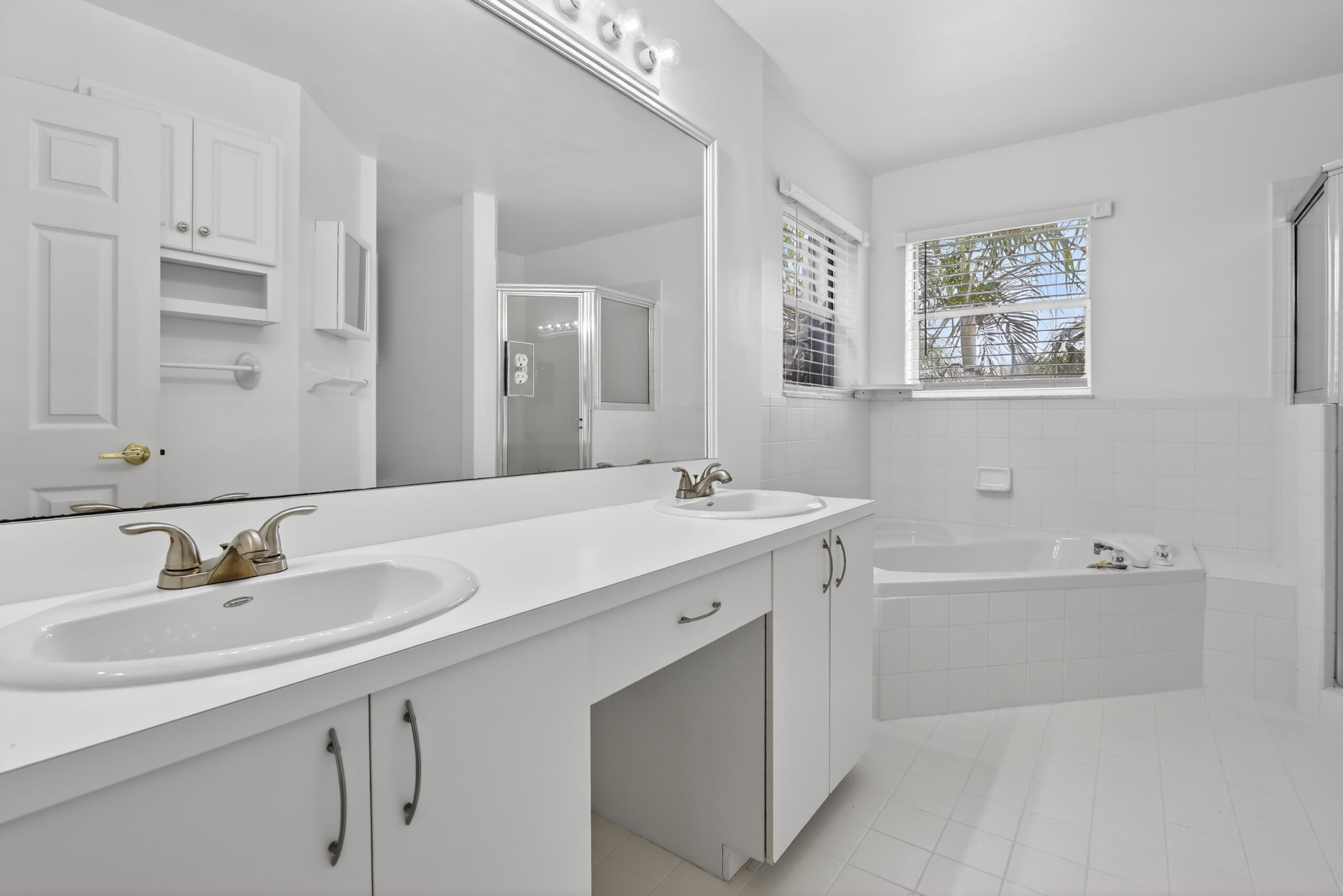 PEMBROKE POINTE PARCEL - Residential