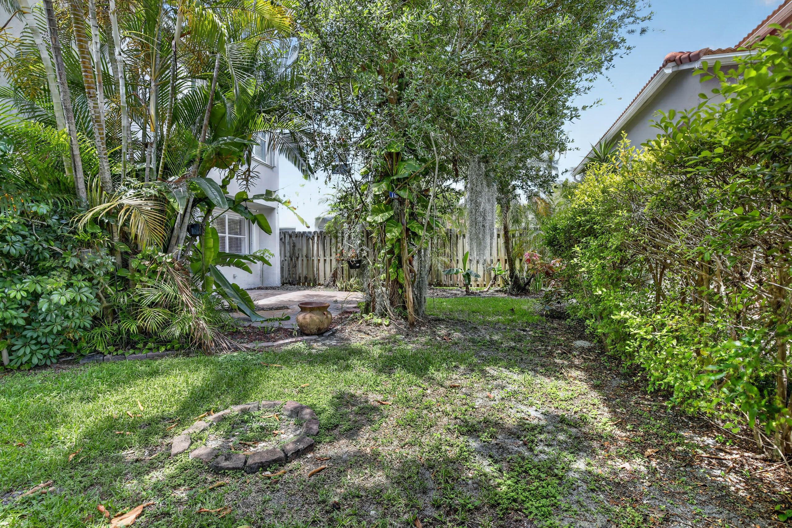 PEMBROKE POINTE PARCEL - Residential