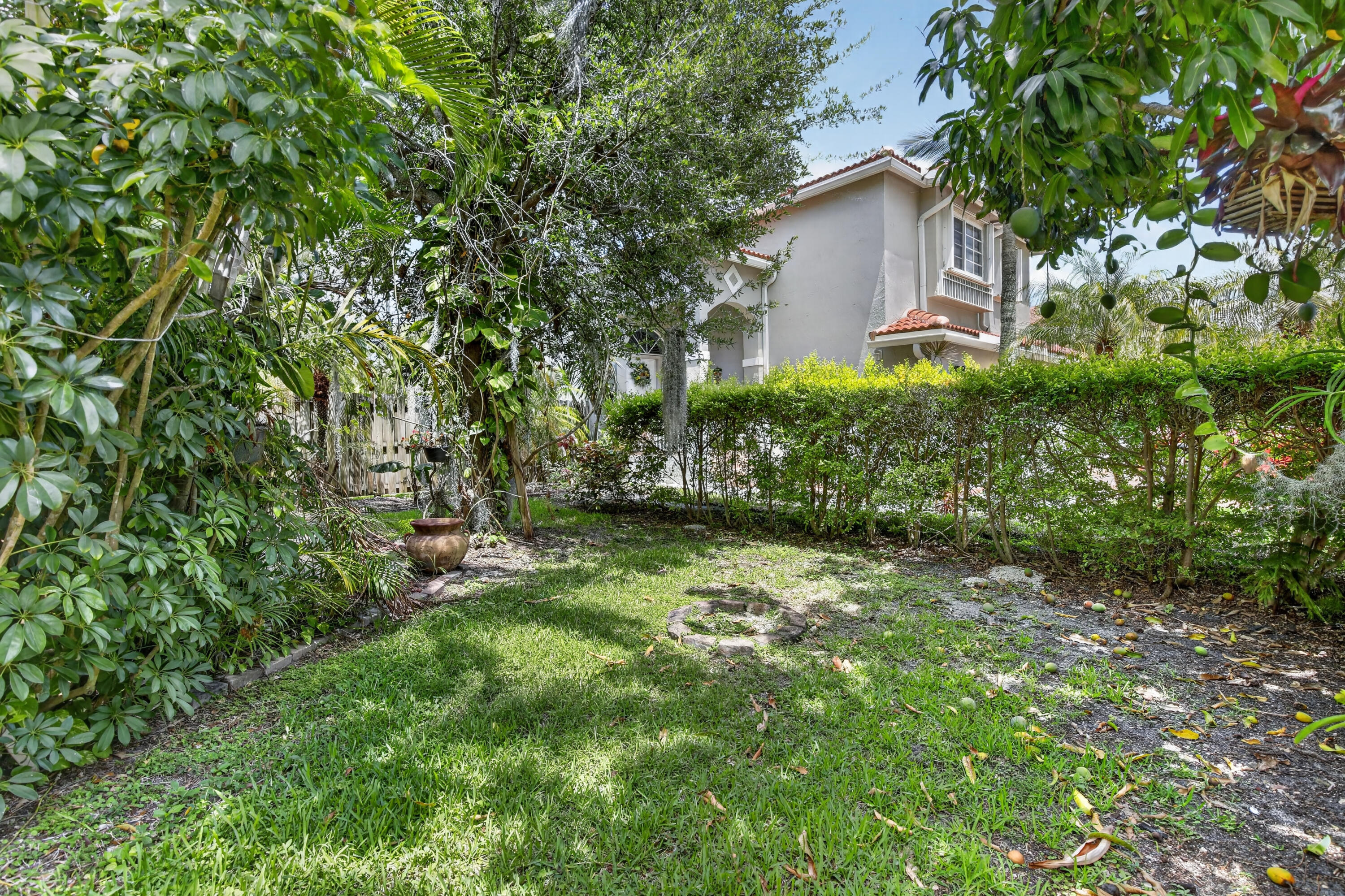 PEMBROKE POINTE PARCEL - Residential