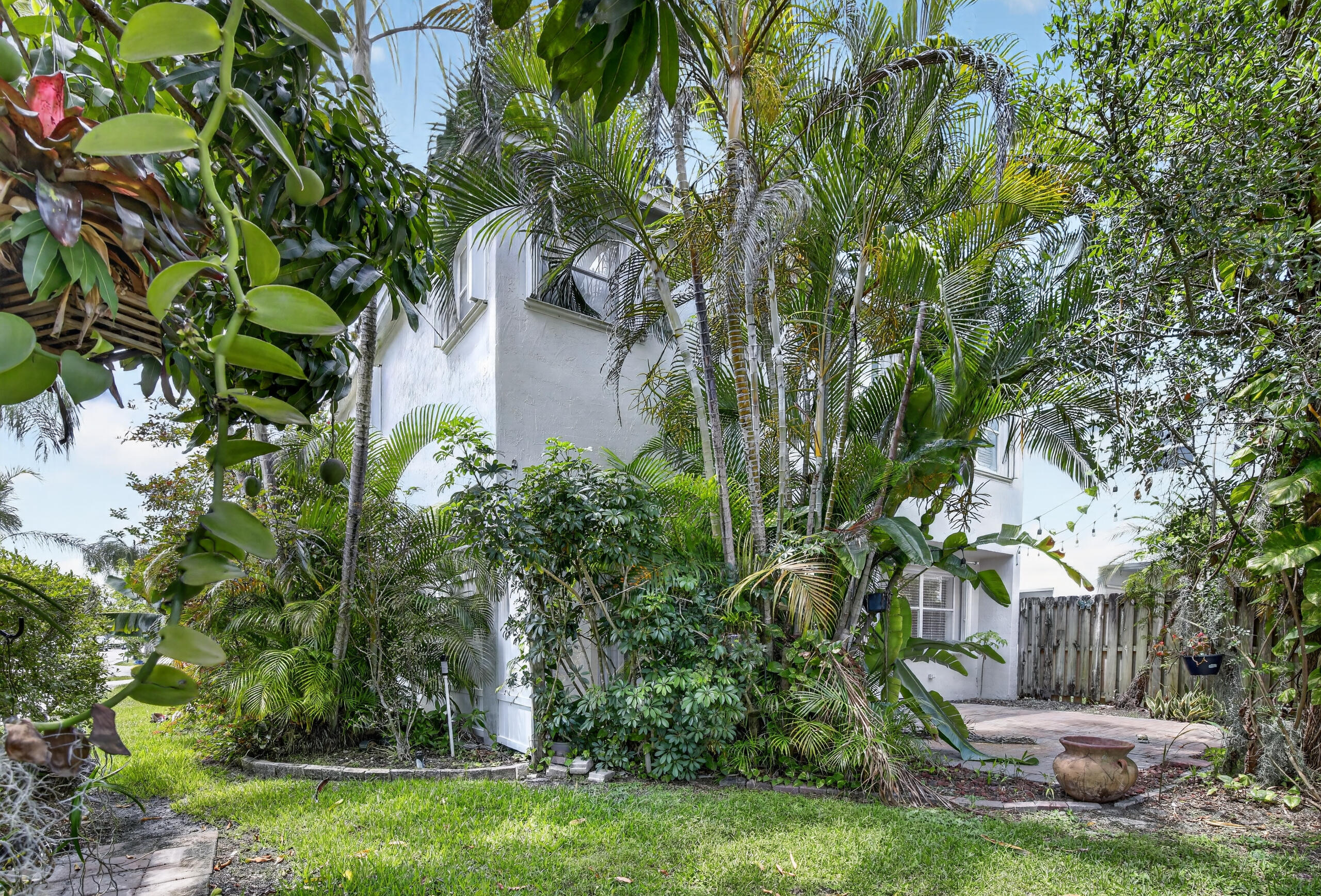 PEMBROKE POINTE PARCEL - Residential