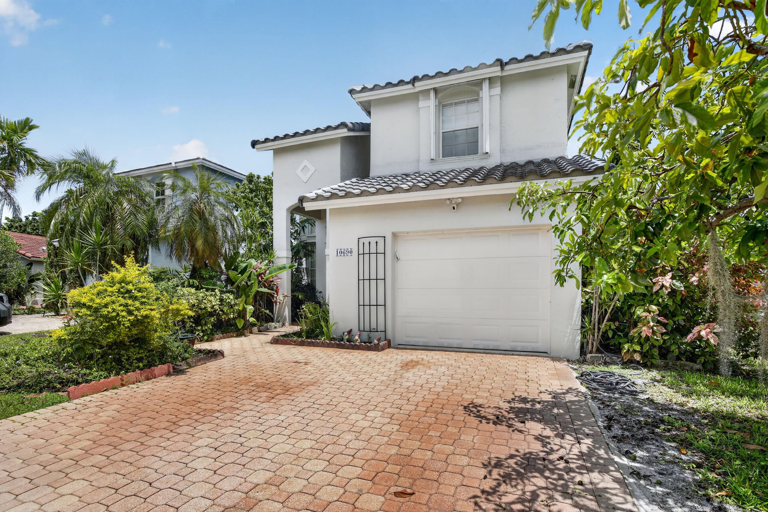 10690 NW 2nd Circle