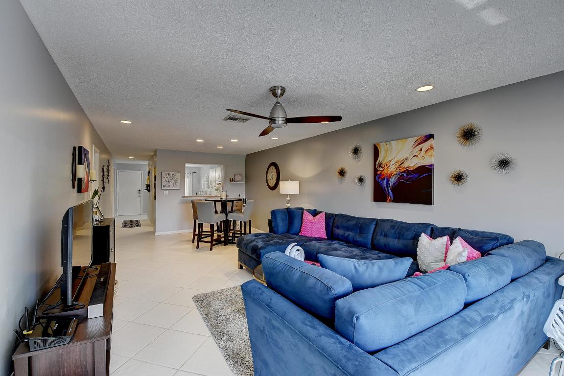 PALM GREENS AT VILLA DEL RAY CONDO - Residential