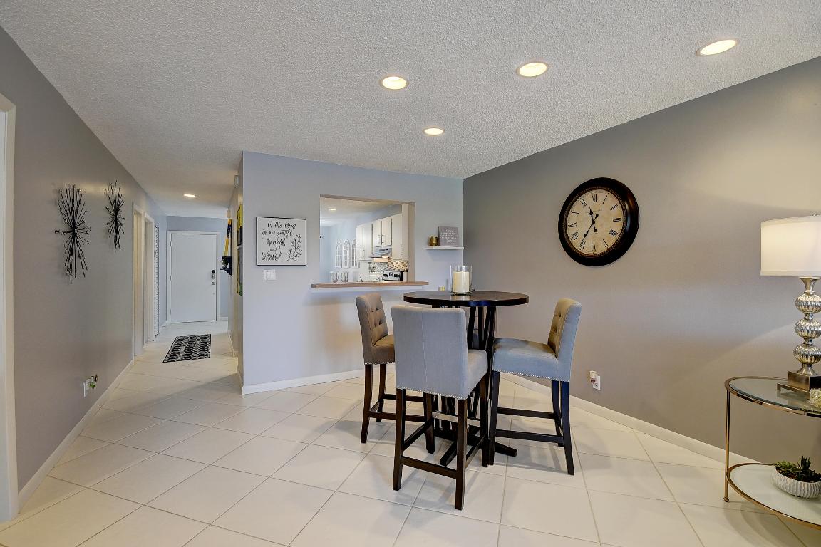 PALM GREENS AT VILLA DEL RAY CONDO - Residential