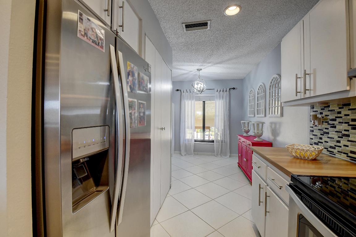 PALM GREENS AT VILLA DEL RAY CONDO - Residential