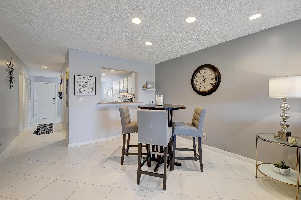 PALM GREENS AT VILLA DEL RAY CONDO - Residential