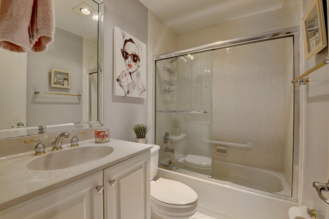 PALM GREENS AT VILLA DEL RAY CONDO - Residential