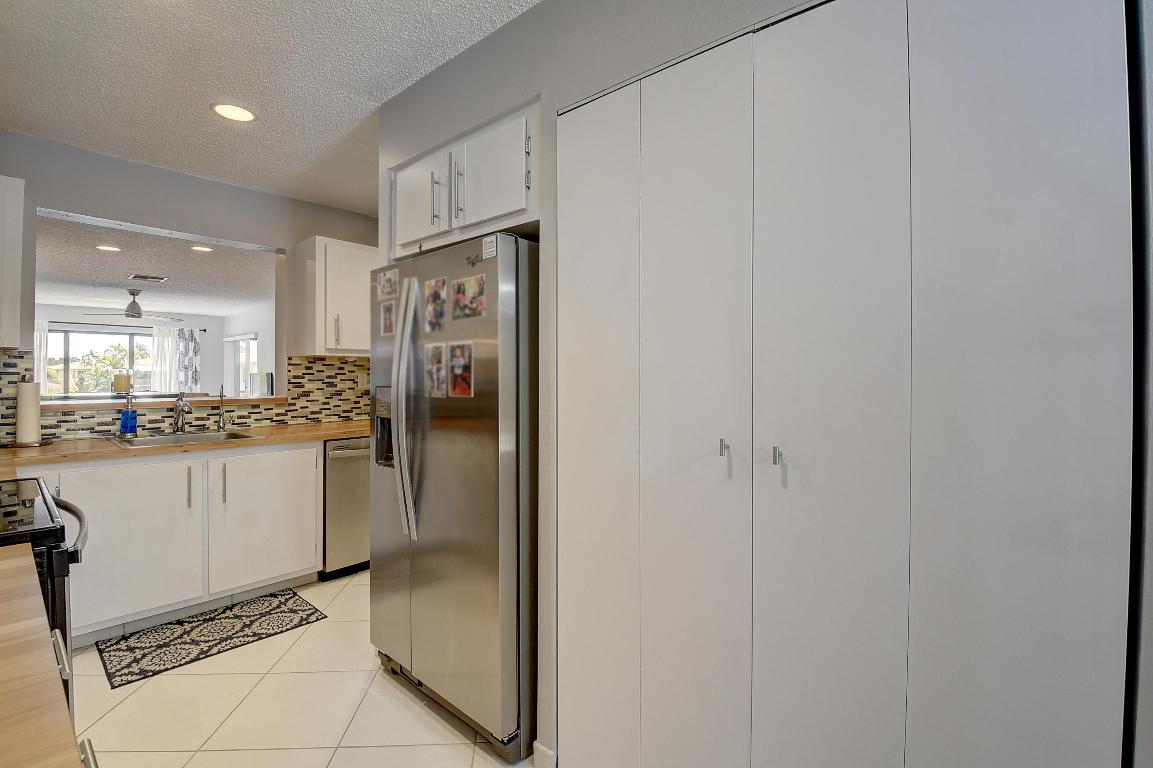 PALM GREENS AT VILLA DEL RAY CONDO - Residential