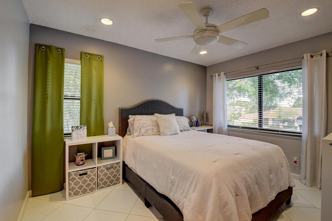 PALM GREENS AT VILLA DEL RAY CONDO - Residential